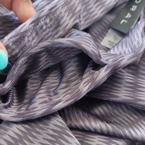 Koral  Revolve Lustrous Reg Rise  leggings sz M - Picture 7 of 7